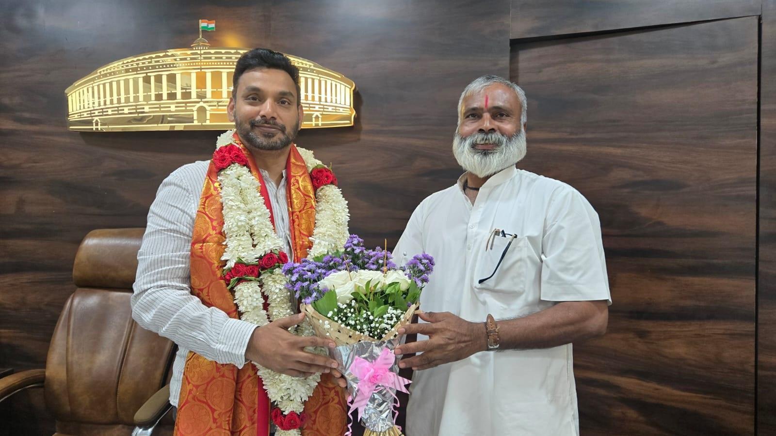 सीमा प्रश्न तज्ज्ञ समितीच्या अध्यक्षपदी खासदार धैर्यशील माने यांची पुनर्नियुक्ती; महाराष्ट्र एकीकरण समितीच्या वतीने सत्कार