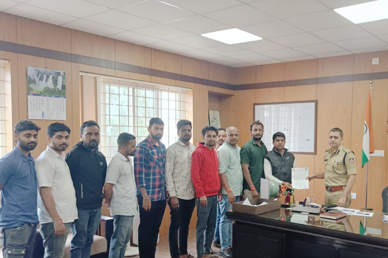 बेळगावचा राजा गणेशोत्सवाच्या तयारीसंदर्भात मंडळाच्या पदाधिकाऱ्यांची पोलीस आयुक्तांशी चर्चा