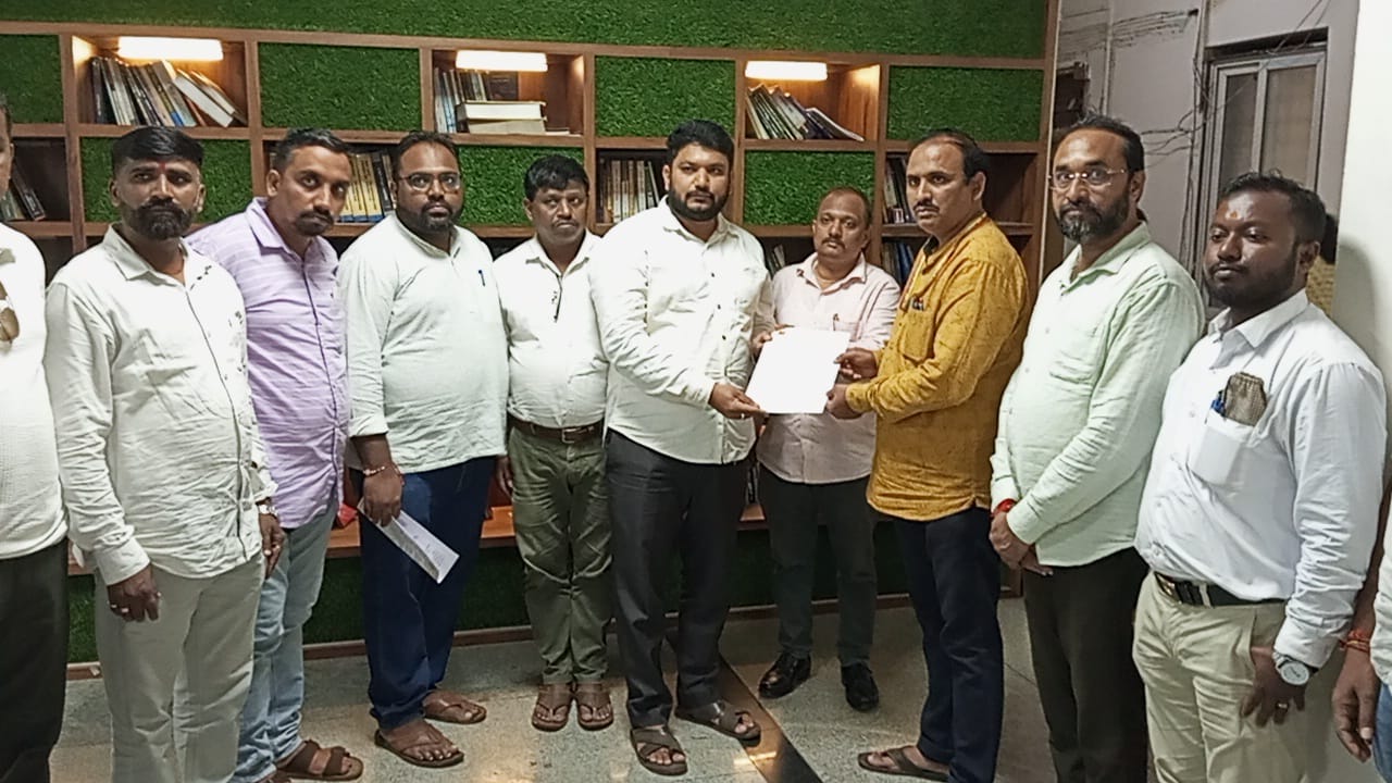 📰 के-सेट परीक्षेतून मराठी विषय वगळल्याने संताप : महाराष्ट्र एकीकरण युवा समितीने दिले जिल्हाधिकाऱ्यांना निवेदन