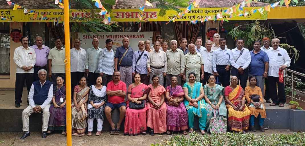 बेळगाव ज्येष्ठ नागरिक सोसायटीकडून बामनवाडीतील शांताई वृद्धाश्रमाला भेट — आनंदमय वातावरणात स्नेहसंमेलन