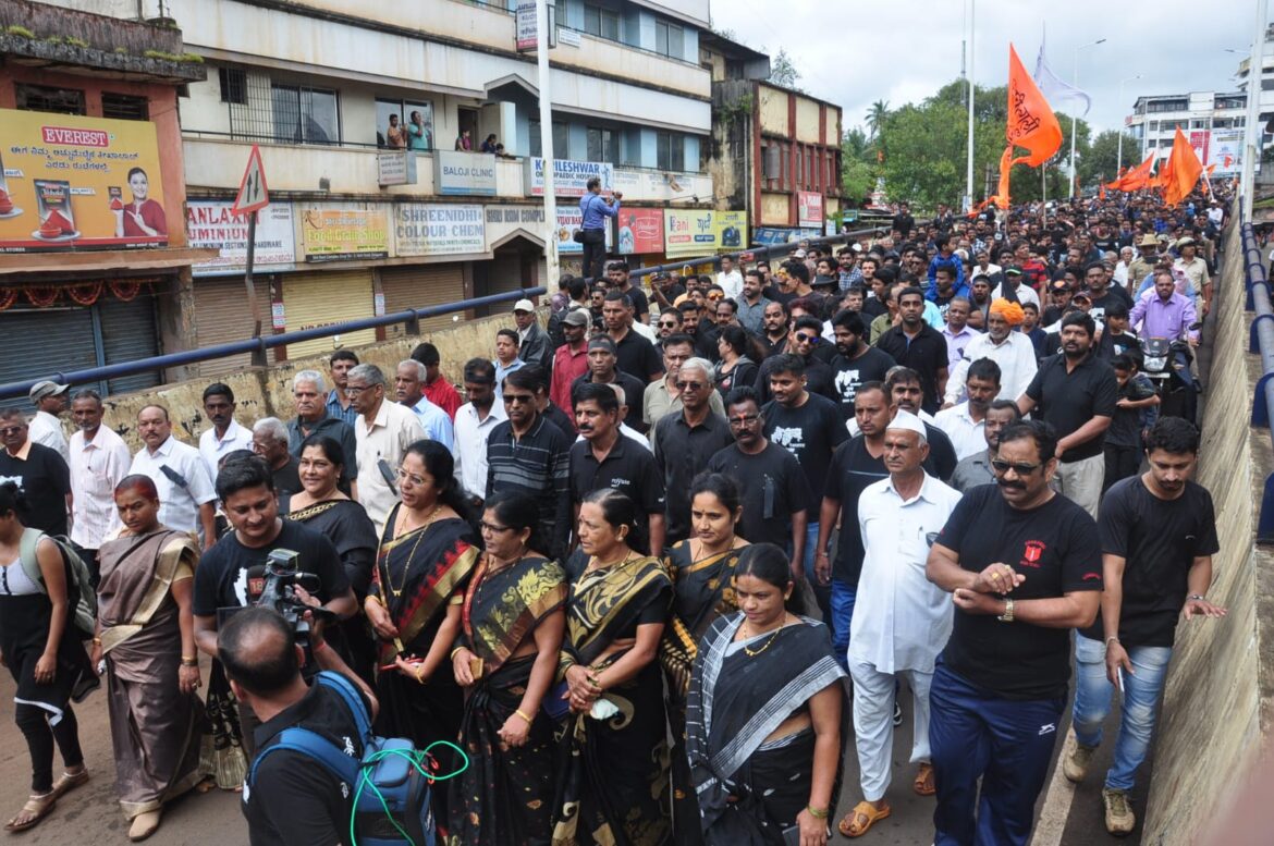 १ नोव्हेंबर सीमाभागातील मराठी जनतेचा काळा दिवस. जाणून घ्या आजवर न ऐकलेला इतिहास…