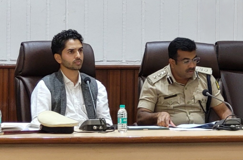 ‘काळा दिन’ यंदा परवानगी नाही; जिल्हा प्रशासनाच्या बैठकीत राज्योत्सवाचे नियोजन – जिल्हाधिकारी मोहम्मद रोशन यांचे स्पष्टीकरण