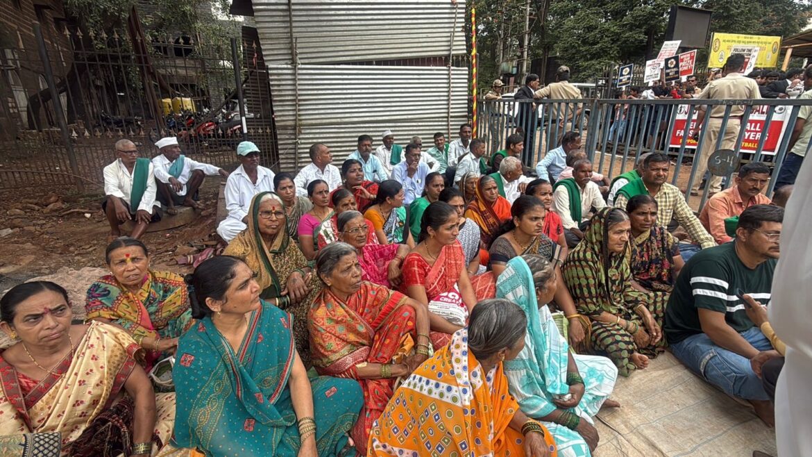 कर्जाच्या जबरदस्ती व लिलावाच्या गाजावाजामुळे शेतकऱ्याची आत्महत्या; मार्कंडेय सोसायटीवर कारवाईची मागणी