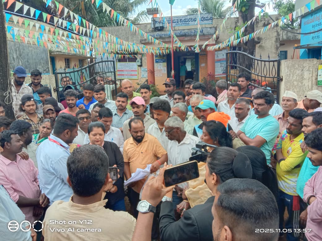 कुद्रेमनीत युवक संघटनांचा एल्गार : ग्रामविकास अधिकाऱ्याच्या हकालपट्टीची मागणी