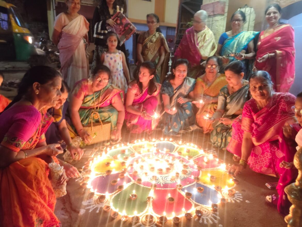जिजाऊ महिला मंडळातर्फे दीपोत्सव उत्साहात; रांगोळी स्पर्धेत विजेत्यांना गौरव