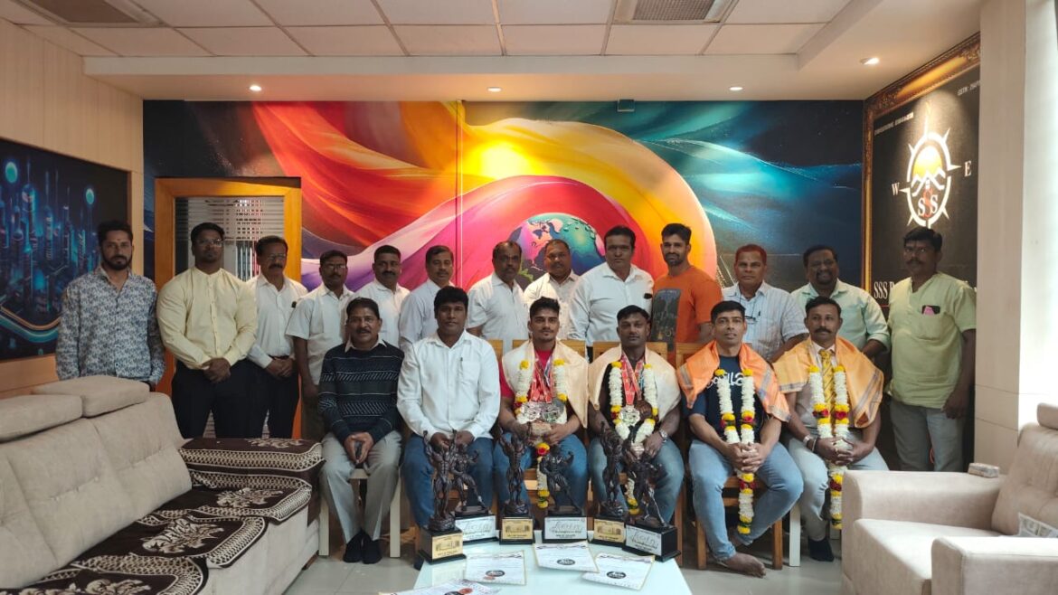 बेळगांवच्या विजेत्या खेळाडूंचा जिल्हा आणि राज्य बॉडी बिल्डर संघटनेच्या वतीने सत्कार