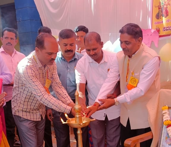 चलवेनहट्टी येथे प्राथमिक मराठी शाळेत शिक्षण उत्सव उत्साहात साजरा