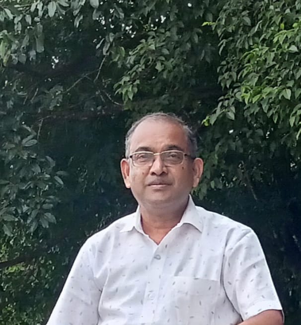 डॉ. विनोद गायकवाड यांना कामेरीच्या शिवाजी वाचनालयाचा जीवनगौरव पुरस्कार