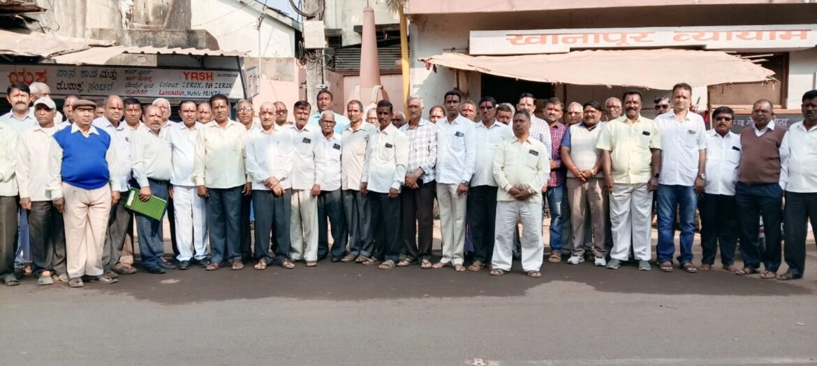 खानापूर महाराष्ट्र एकीकरण समितीच्या वतीने हुतात्म्यांना अभिवादन