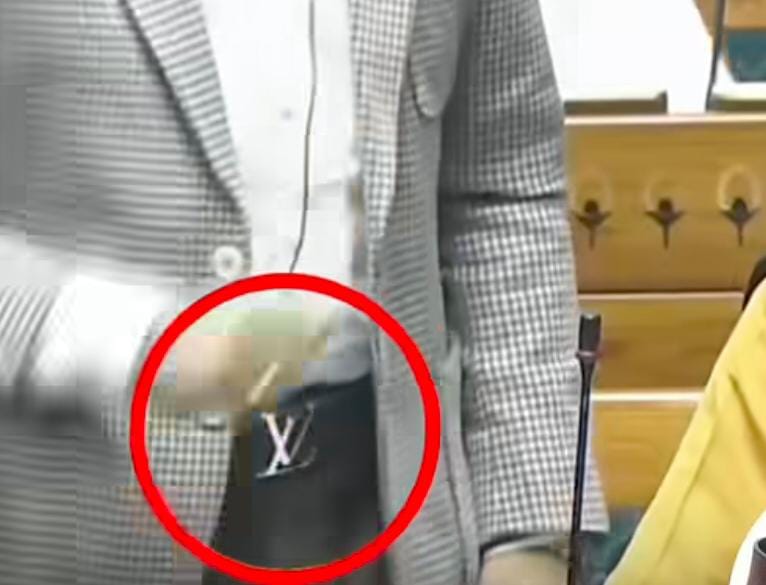 संसदेत ‘लुई व्हिटॉन’ बेल्टवरून अनुराग ठाकूर अडचणीत; ढोंगीपणाचे आरोप