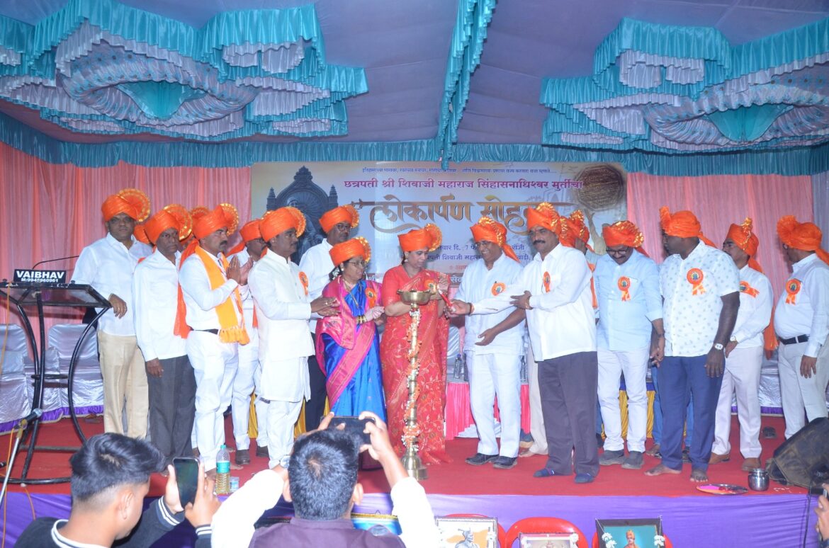 आंबेवाडी गावात शिवछत्रपतींच्या मूर्तीची ऐतिहासिक प्रतिष्ठापना, शिवभक्तांच्या जयघोषात गाव शिवमय