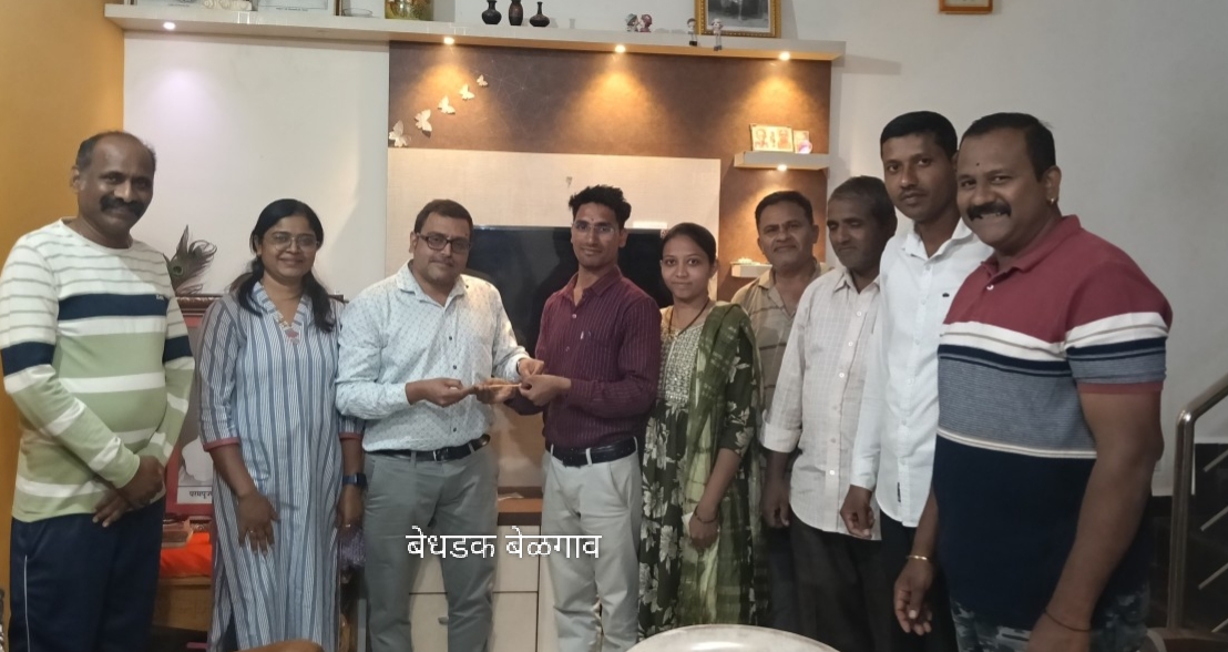 प्रामाणिकतेचा आदर्श; सापडलेले सोन्याचे ब्रेसलेट मालकाला परत