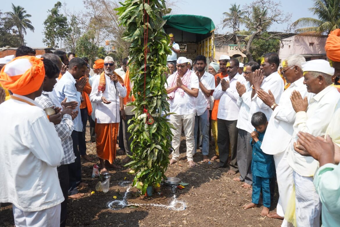 ५८ वर्षांनंतर हंदीगनूरमध्ये श्री महालक्ष्मी यात्रोत्सव; मंडप उभारणी मुहूर्तमेढ सोहळा मोठ्या उत्साहात.