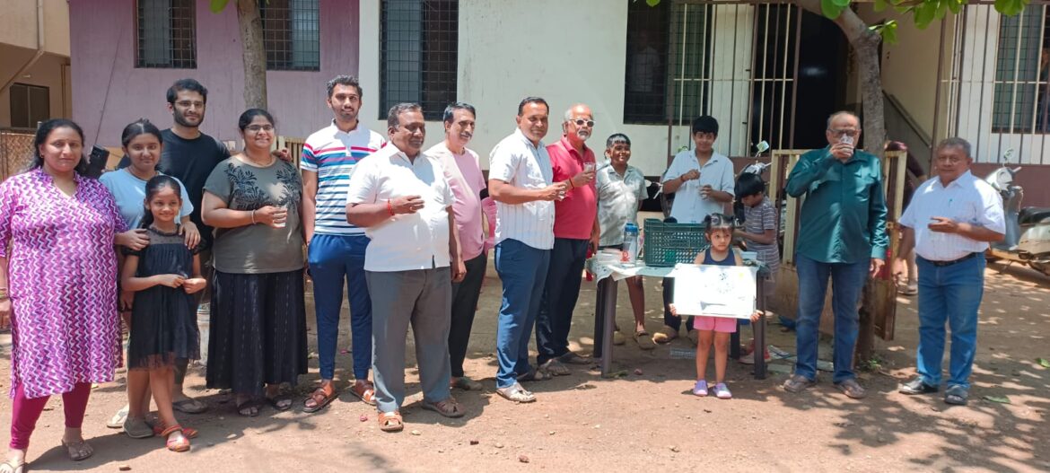 लहानग्यांच्या लेमोनेड स्टॉलने वेधले लक्ष; ३ वर्षांच्या निहिराने जिंकली सर्वांची मने