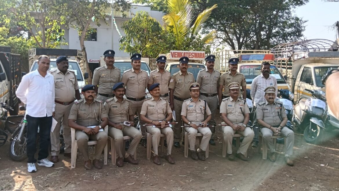 आंतरराज्य वाहनचोरी टोळीचा पर्दाफाश; ९५ लाखांच्या २१ वाहनांसह पाच जण ताब्यात