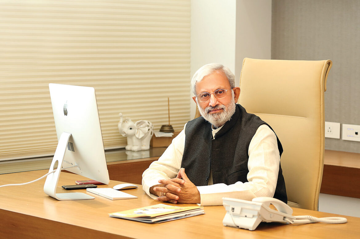 अमृत महोत्सवी वर्षात पदार्पण करणाऱ्या किरण ठाकूर यांना सीमाभागातील मराठी जनतेकडून मानाचा मुजरा व हार्दिक शुभेच्छा!