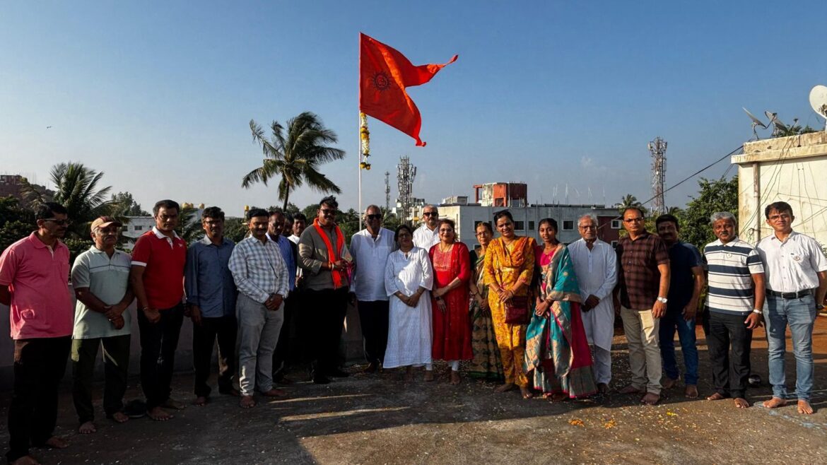 भाग्यनगरात भगवा ध्वज फडकावत हिंदू एकता व संस्कृतीचा संदेश.
