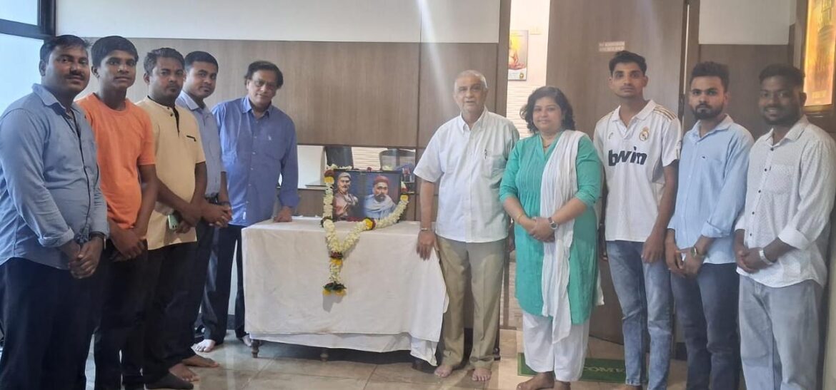 कर्मचाऱ्यांसाठी ‘राजा शिवाजी’ चित्रपटाचे विशेष प्रक्षेपण