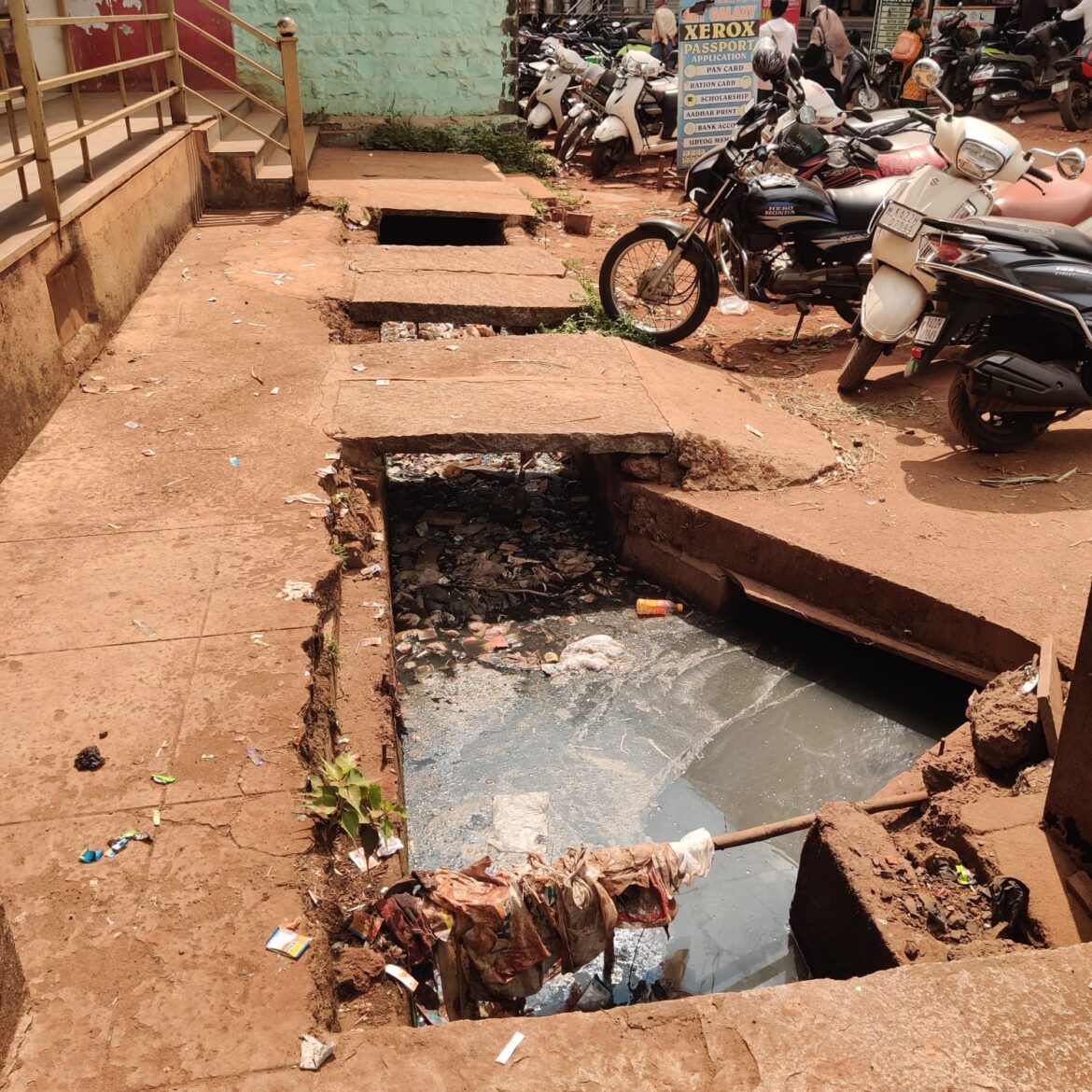 Filth and Neglect on Kacheri Road; Residents Demand Immediate Action