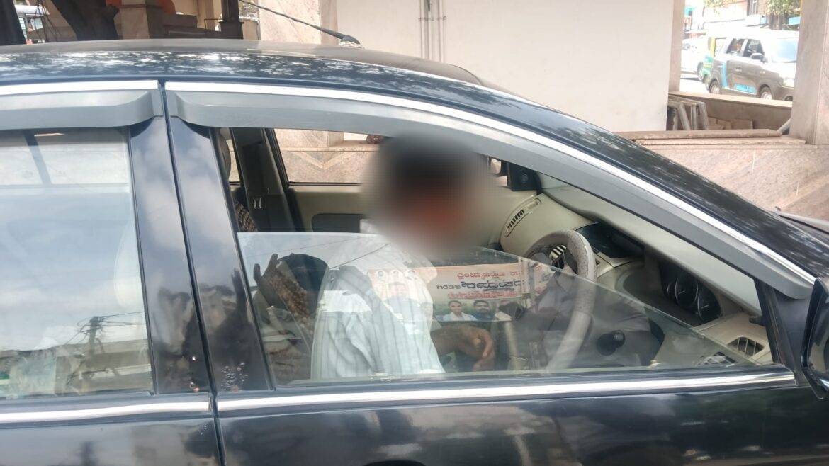 अल्पवयीन मुलगा कार चालवताना पकडला; वाहन मालकाला २५ हजारांचा दंड