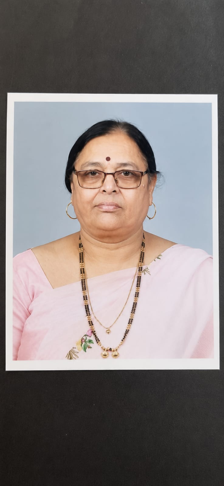 कवयित्री प्रा. स्वरूपा इनामदार यांचे काव्यवाचन शनिवारी
