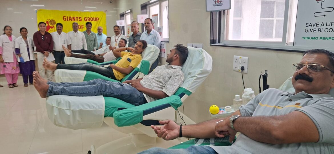 Blood Donation Camp Held on Padma Shri Nana Chudasama’s Birth Anniversary; 15 Donors Participate