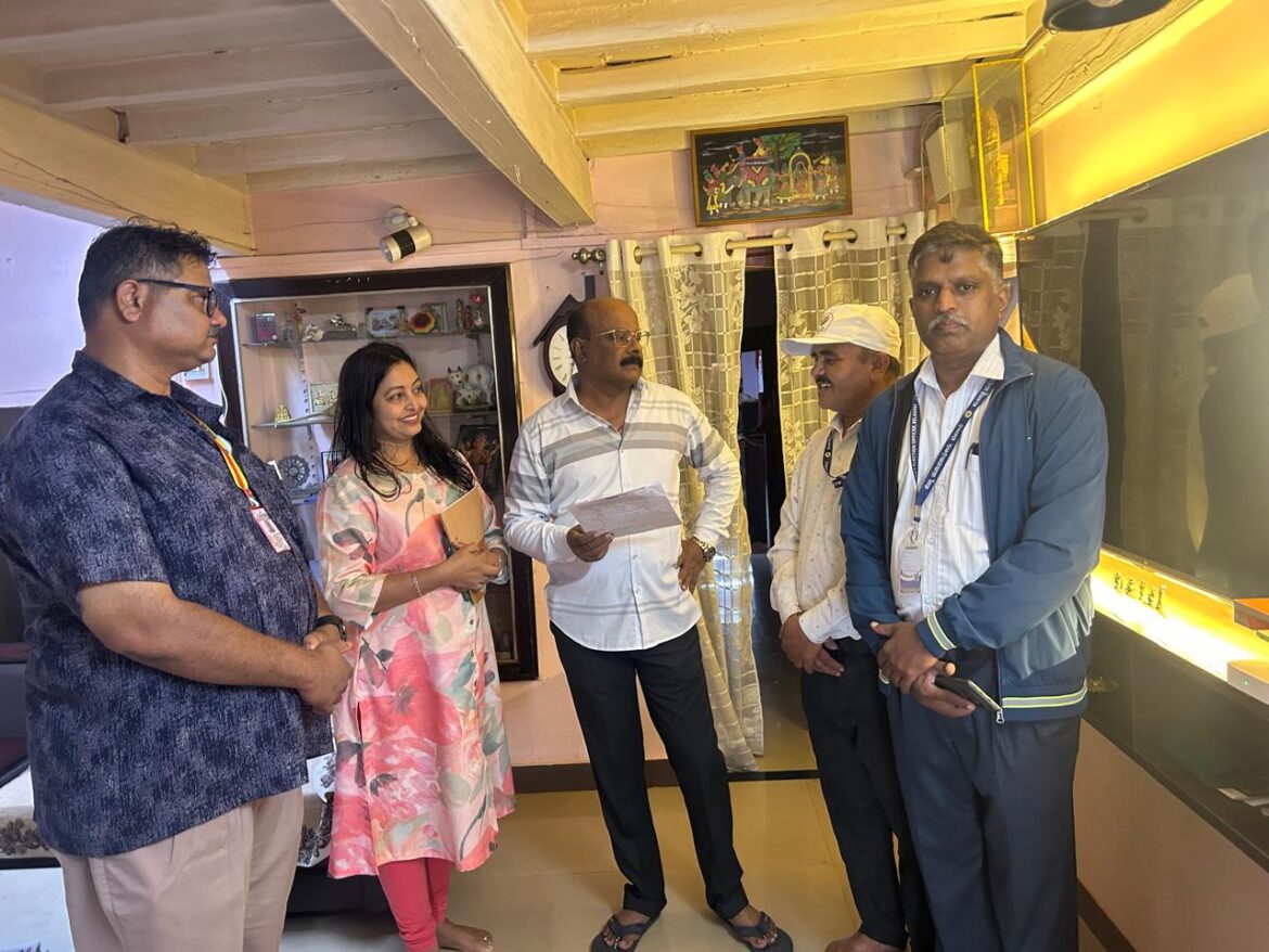 मराठी अर्जांशिवाय मतदार पडताळणी नको; सुनील बाळेकुंद्री यांनी निवडणूक कर्मचाऱ्यांना धाडले माघारी