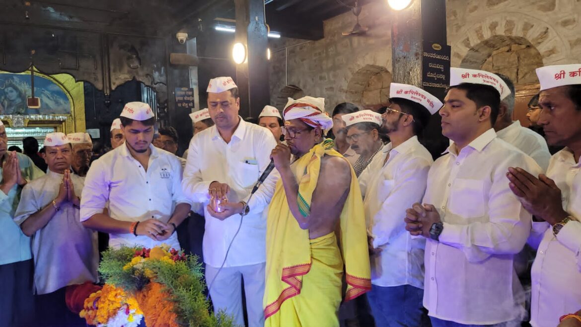 श्री क्षेत्र कपिलेश्वर मंदिरात सकल मराठा समाजाचे गाऱ्हाणे; शेतकरी, पाऊस आणि जनतेच्या सुख-समृद्धीसाठी सामूहिक प्रार्थना