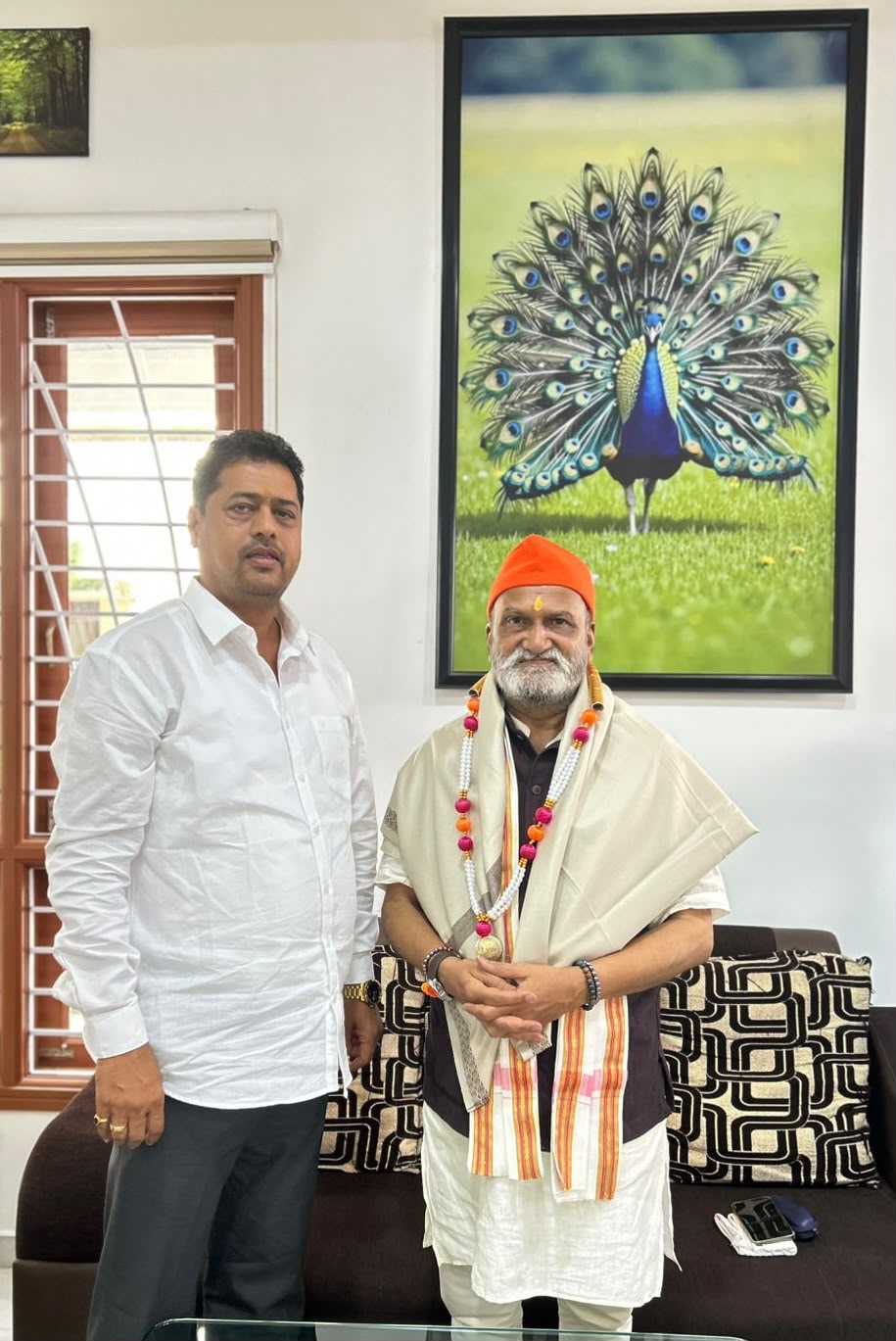 स्वराज्याचे मूळ पुरुष छत्रपती शहाजी महाराज समाधीस्थळाच्या विकासासाठी श्रीराम सेना आणि सकल मराठा समाज एकत्र; किरण जाधव यांच्या कार्याचे प्रमोद मुतालिकांकडून कौतुक
