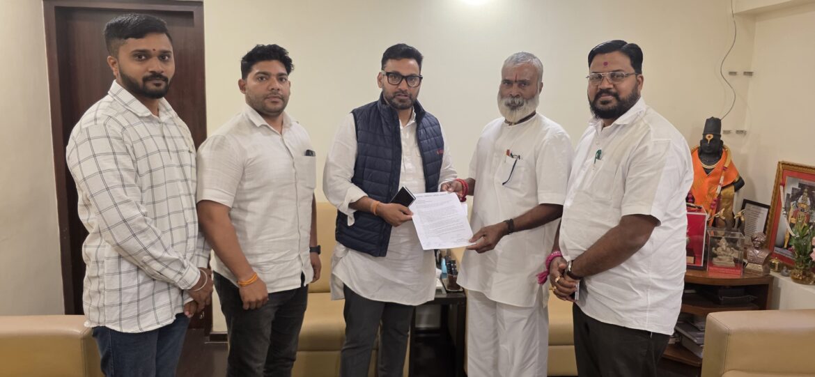 राजे शहाजी महाराज समाधीस्थळाच्या संवर्धनासाठी खासदार धैर्यशील माने यांना निवेदन; केंद्रीय समिती स्थापन करण्याची मागणी