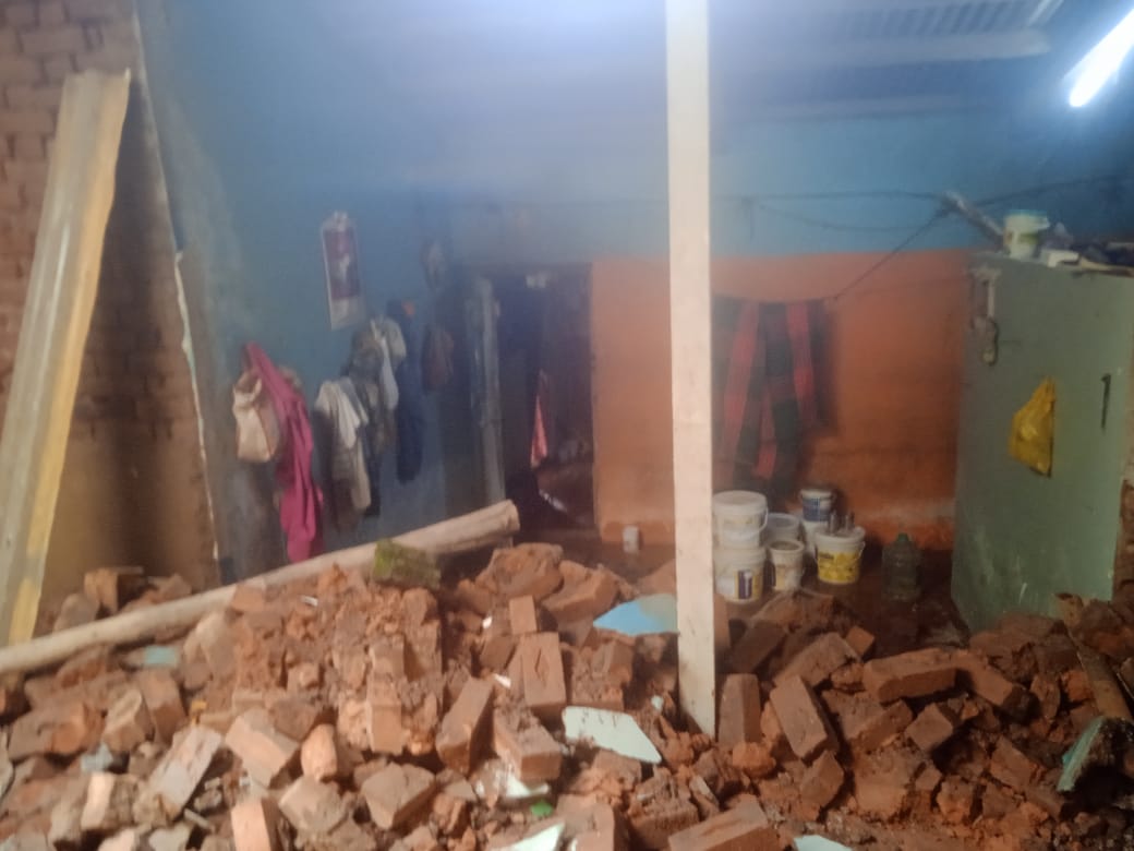 मुसळधार पावसामुळे सिद्धार्थ बोर्डिंगची संरक्षक भिंत कोसळली; सुदैवाने जीवितहानी टळली
