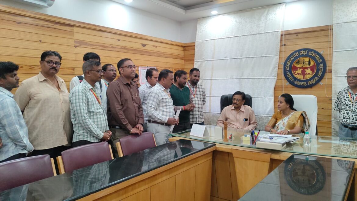 SIR  प्रक्रियेत पारदर्शकता राखण्याची मागणी; बीएलओंना त्रास देऊ नये, मतदारांचा संभ्रम दूर करण्याचे निवेदन