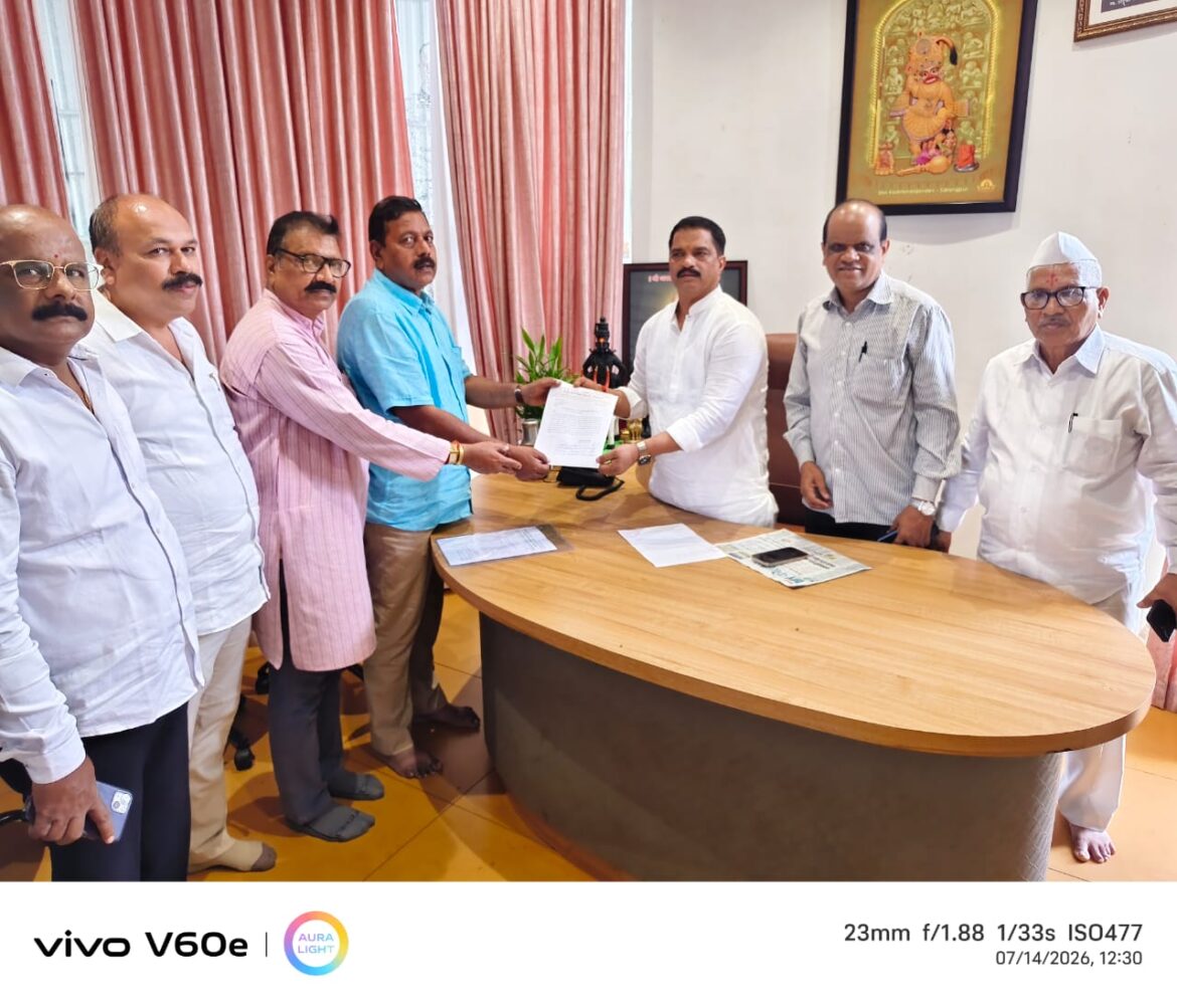 तिलारी धरणातील अतिरिक्त पाणी मार्कंडेय नदीत वळविण्याची मागणी; माजी नगरसेवक संघटनेचे आमदार शिवाजीराव पाटील यांना निवेदन