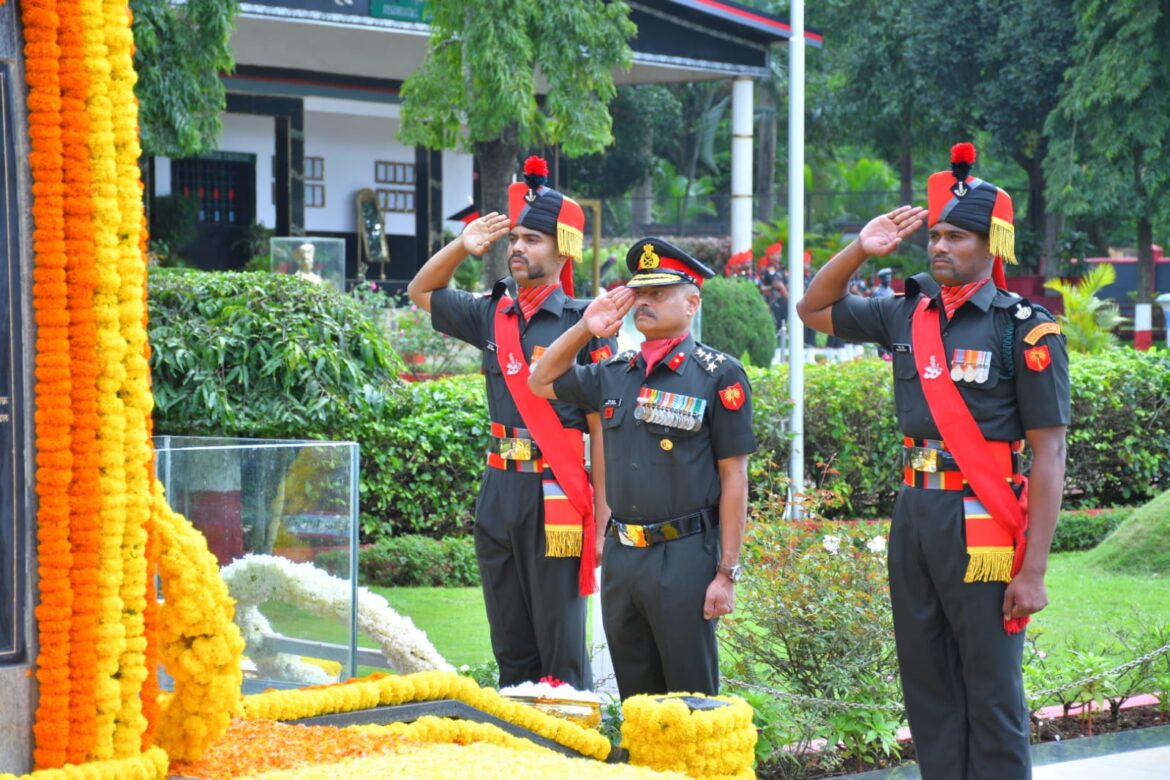 कारगिल विजय दिनानिमित्त मराठा लाईट इन्फंट्री रेजिमेंटल सेंटरमध्ये शहीद जवानांना भावपूर्ण श्रद्धांजली