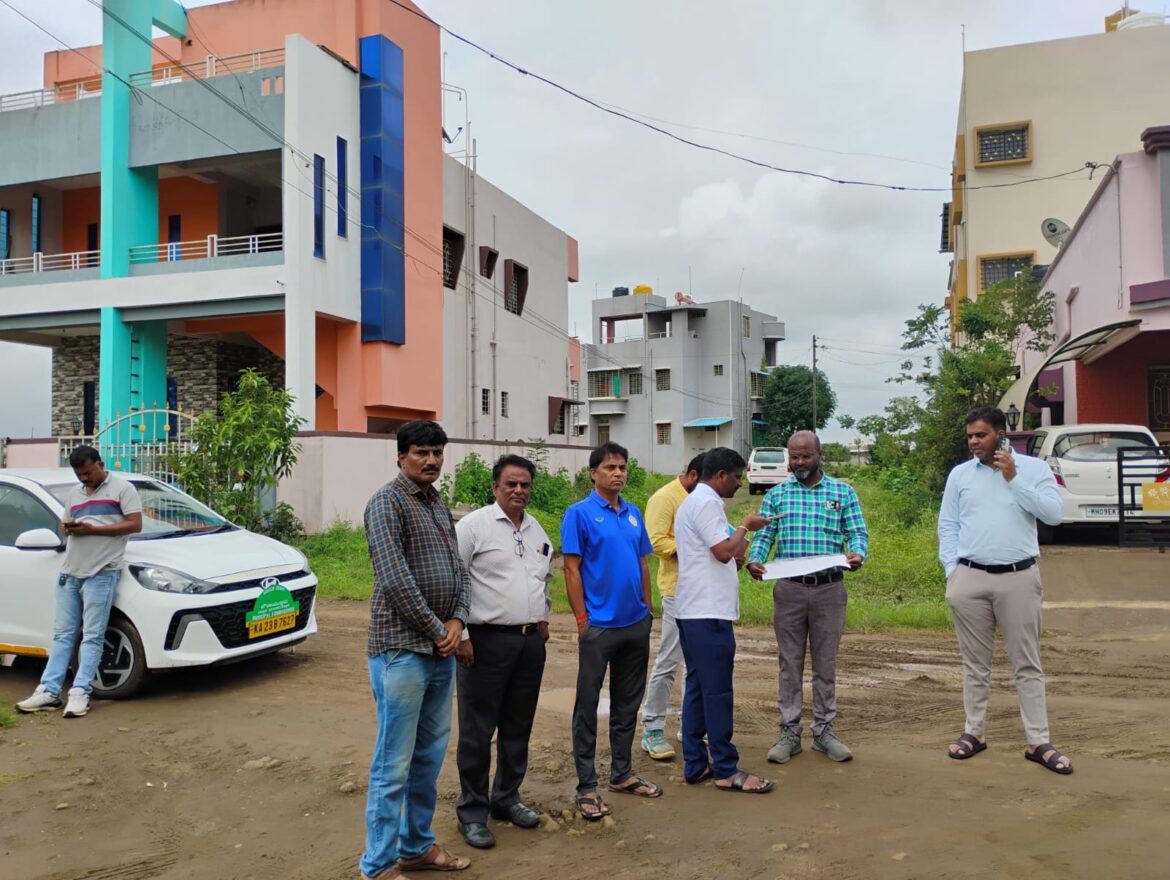 Commissioner Ganapati Patil Inspects Stay-Ordered Layout in Nipani
