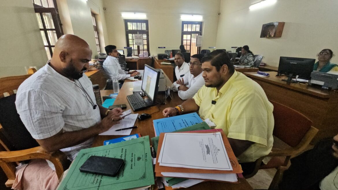 बेळगाव विभागातील ८३१ शिक्षक भरतीत मराठी माध्यमाला डावलल्याचा आरोप; मराठी भाषिकांत तीव्र नाराजी