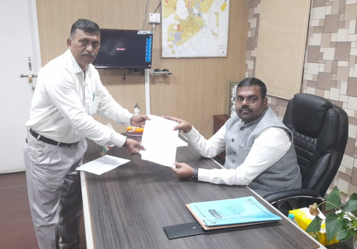 JOC व आर्किटेक्चर डिप्लोमा धारकांचे परवाने नूतनीकरण करण्याची मागणी