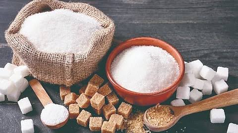 ऐन सणासुदीत साखरेच्या दराने गाठला ७० रुपयांचा टप्पा; जनतेच्या ताटातील गोडवा महागला