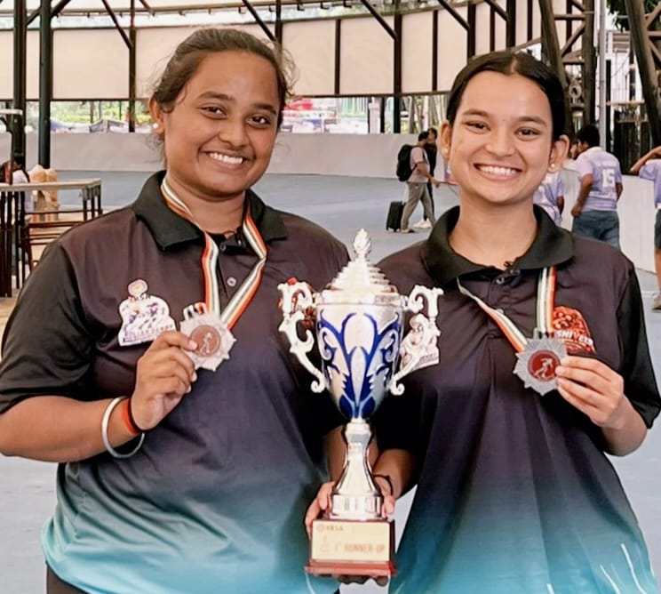 राज्यस्तरीय स्केटिंग स्पर्धेत खुशी आणि अन्वीची चमकदार कामगिरी 🥈
