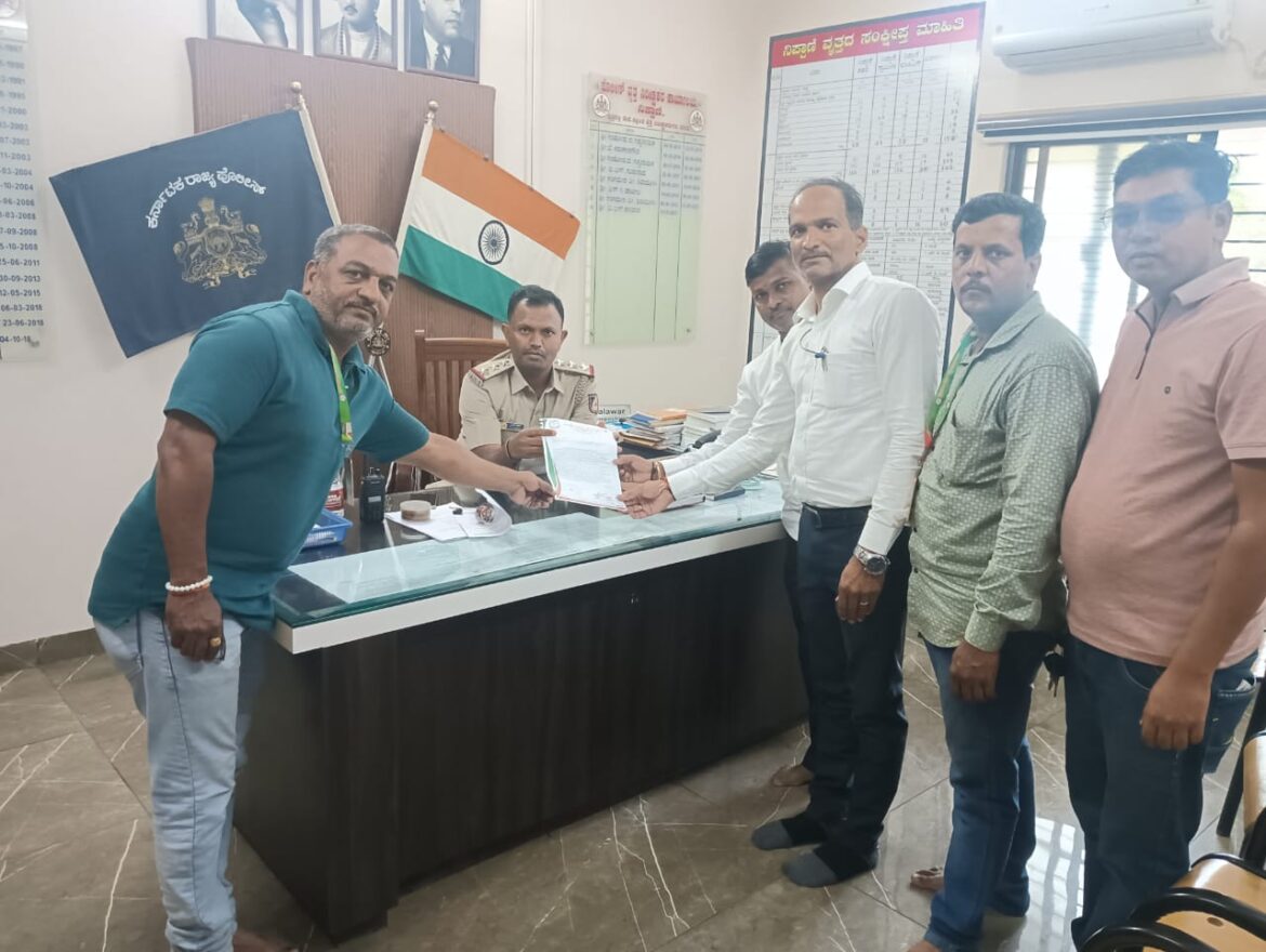 गणपती आगमन व विसर्जनादिवशी दारू दुकाने बंद ठेवण्याची मागणी