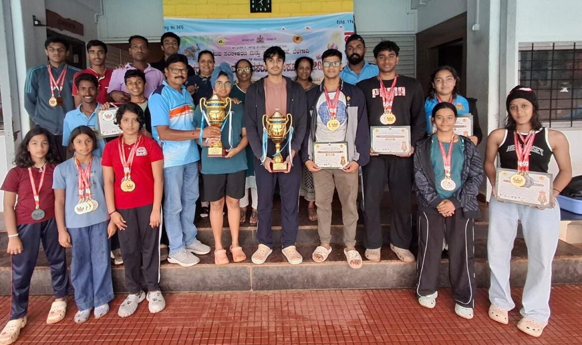 विभागीय दसरा जलतरण स्पर्धेत तनुज सिंग, वेदा खानोलकर यांना चॅम्पियनशिप; बेळगाव संघ सर्वसाधारण विजेता