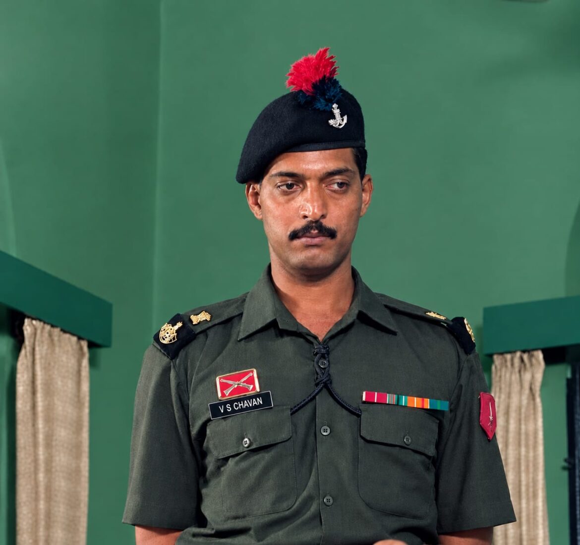 ‘प्रहार’मधील मेजर व्ही. एस. चव्हाण यांच्या भूमिकेतून मराठा सैनिकांचे शौर्य अधोरेखित करणारे नाना पाटेकर यांना मराठा लाईट इन्फंट्रीची श्रद्धांजली