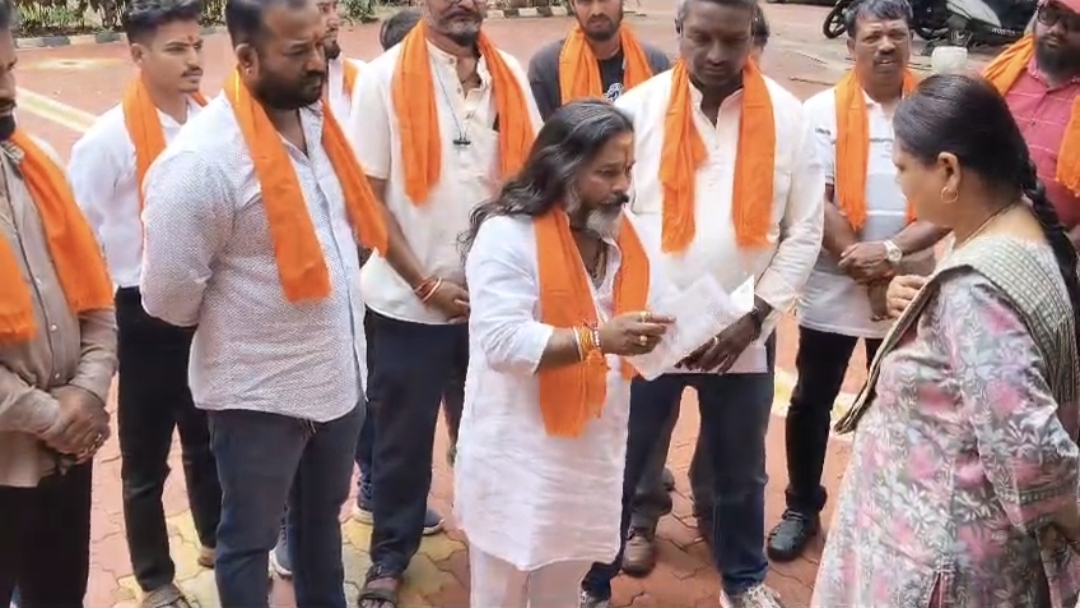 दसरा सुट्टीत शाळा सुरू ठेवणाऱ्या संस्थांवर कारवाईची मागणी